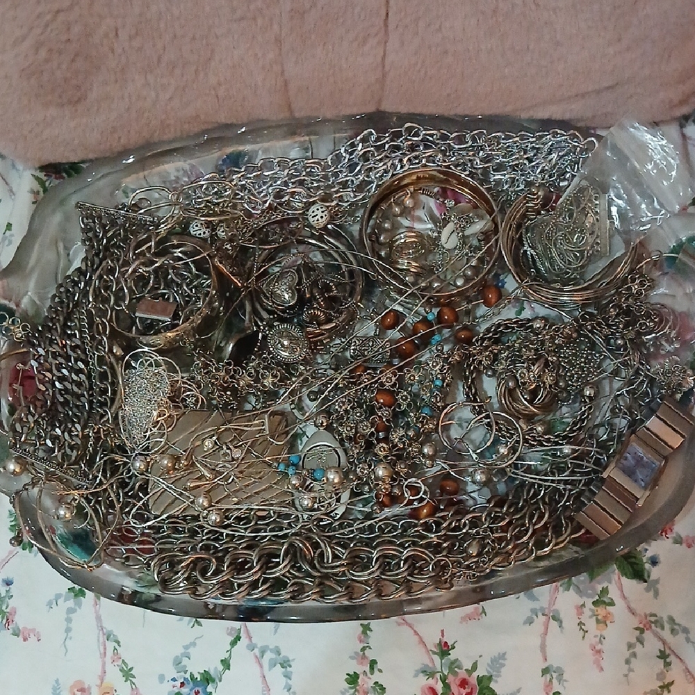 ♡Big Lot Of Silver Tone Vintage Jewelry♡